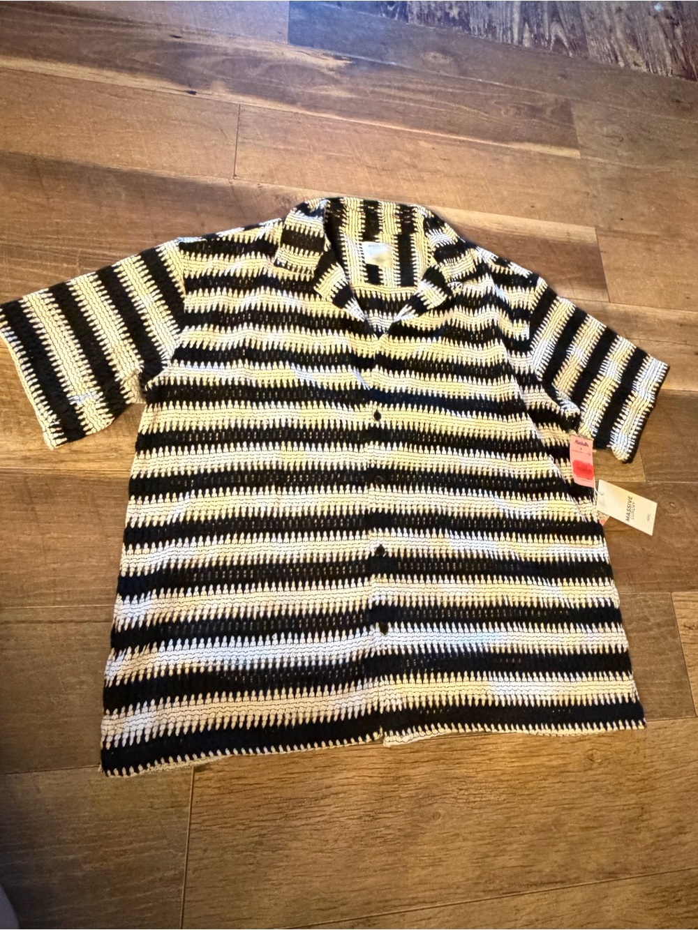 Casual Black & White Striped Short-Sleeve Button-Down Shirt